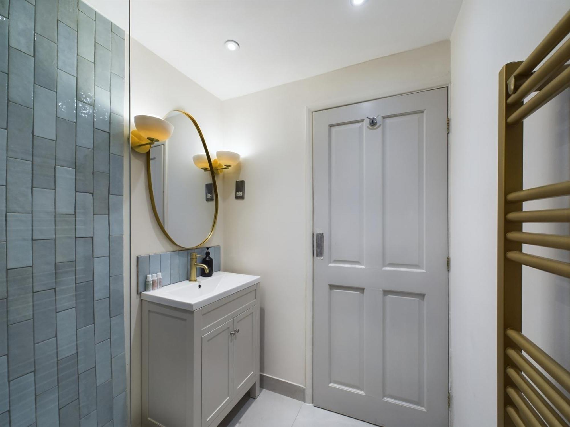 The Pimlico Place - 2bdr With Courtyard Apartment